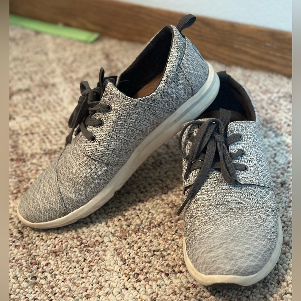 TOMS Tennis Shoes